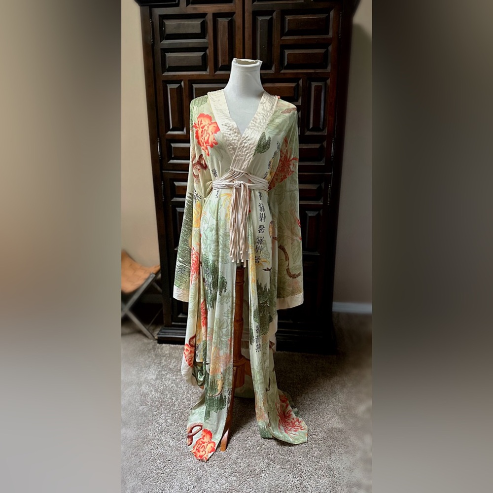 HAH RARE Asian hooded kimono